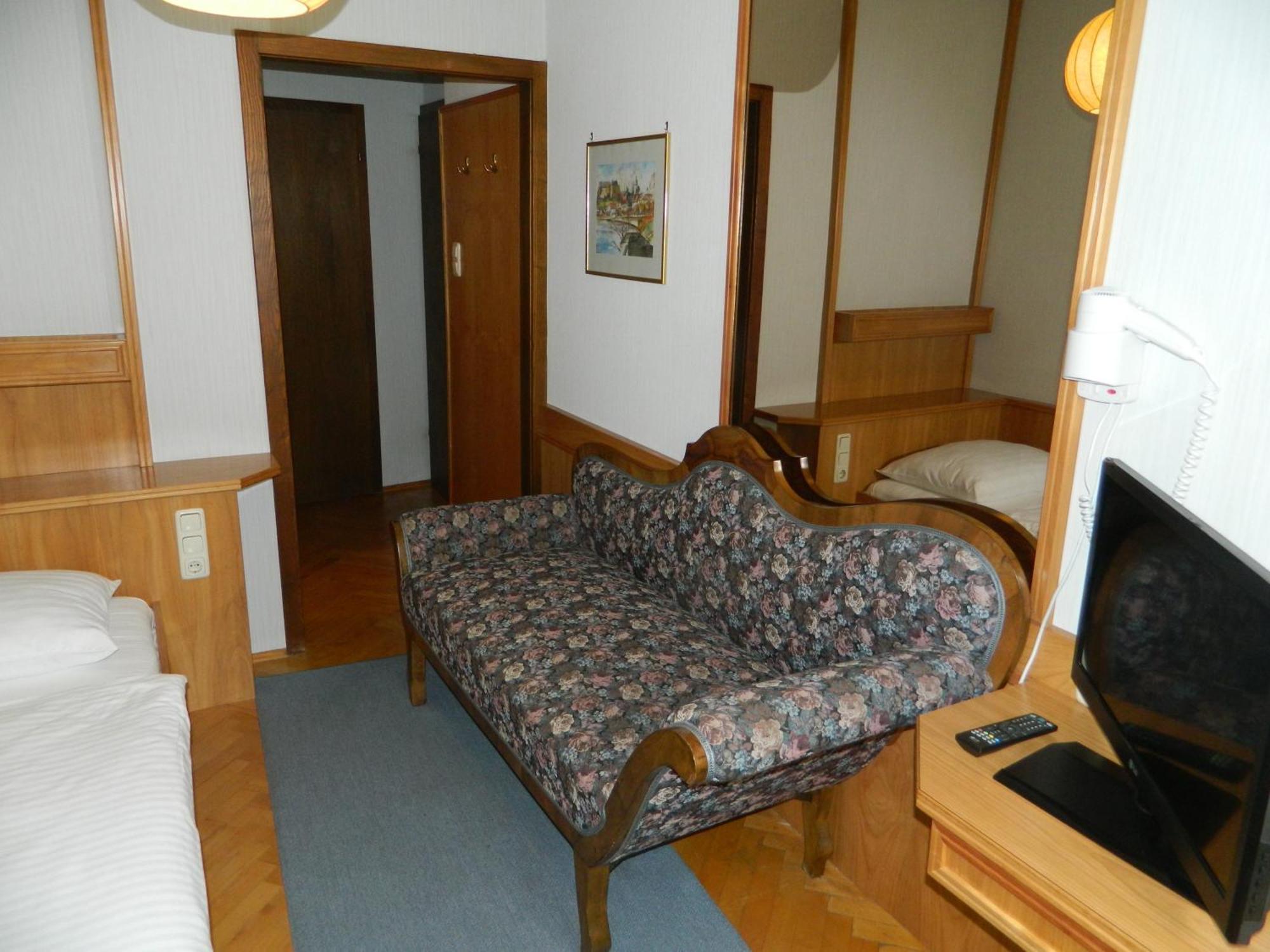 Hotel-Garni Goldenes Kreuz Grein Szoba fotó