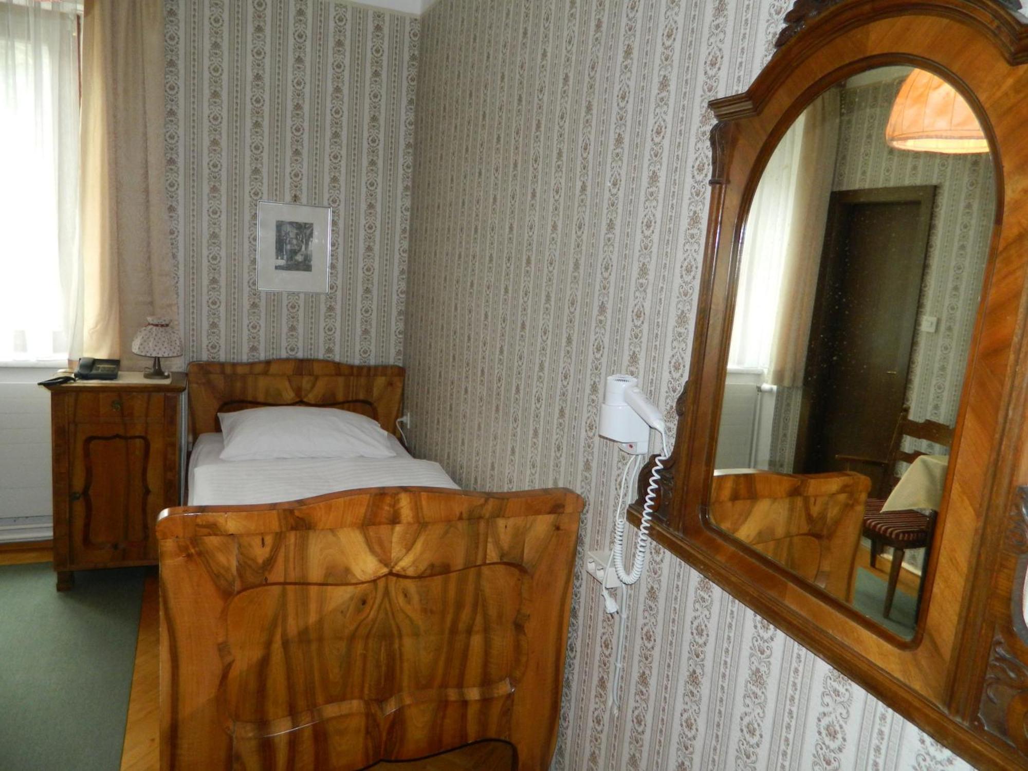 Hotel-Garni Goldenes Kreuz Grein Szoba fotó