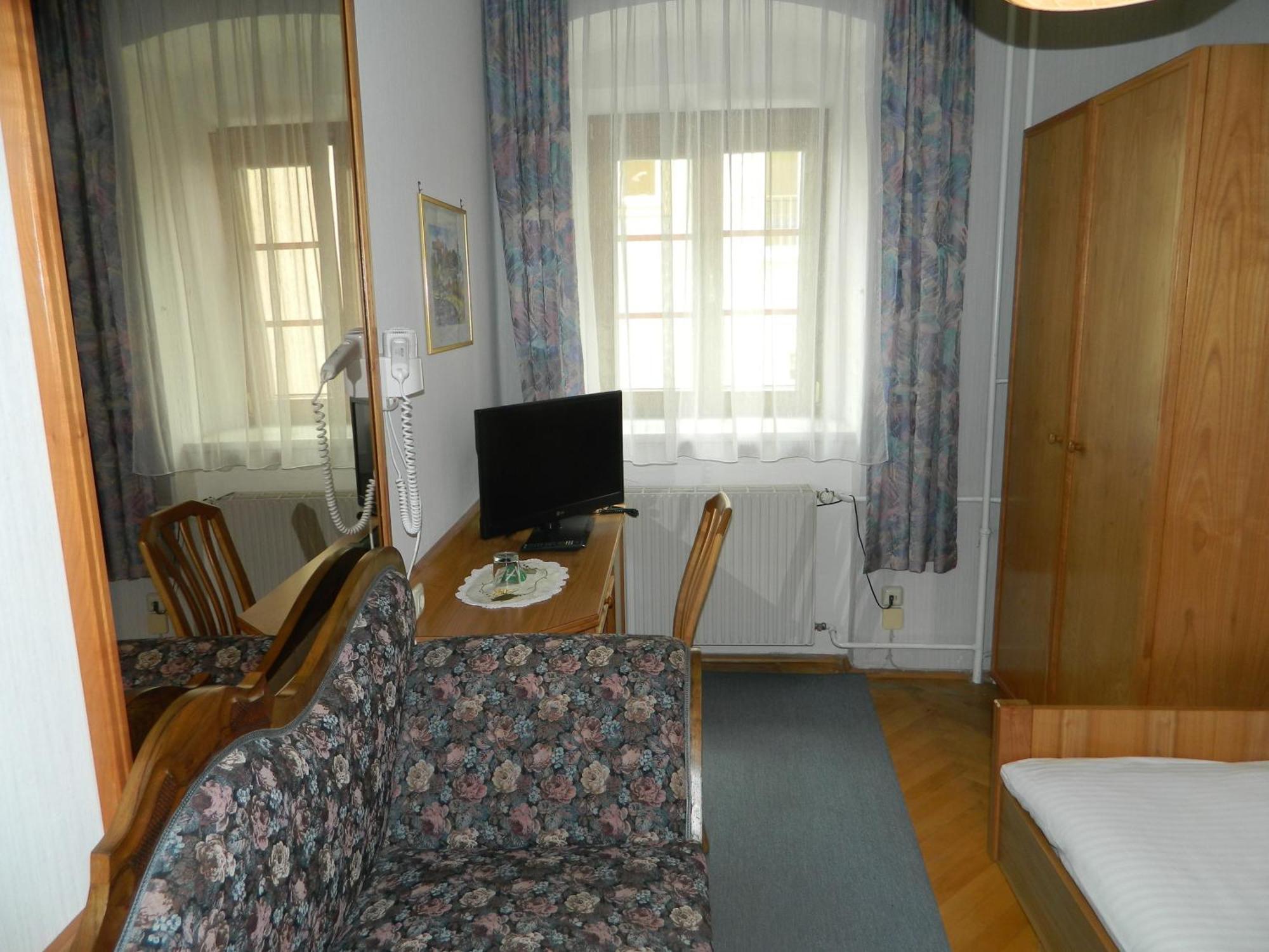 Hotel-Garni Goldenes Kreuz Grein Szoba fotó