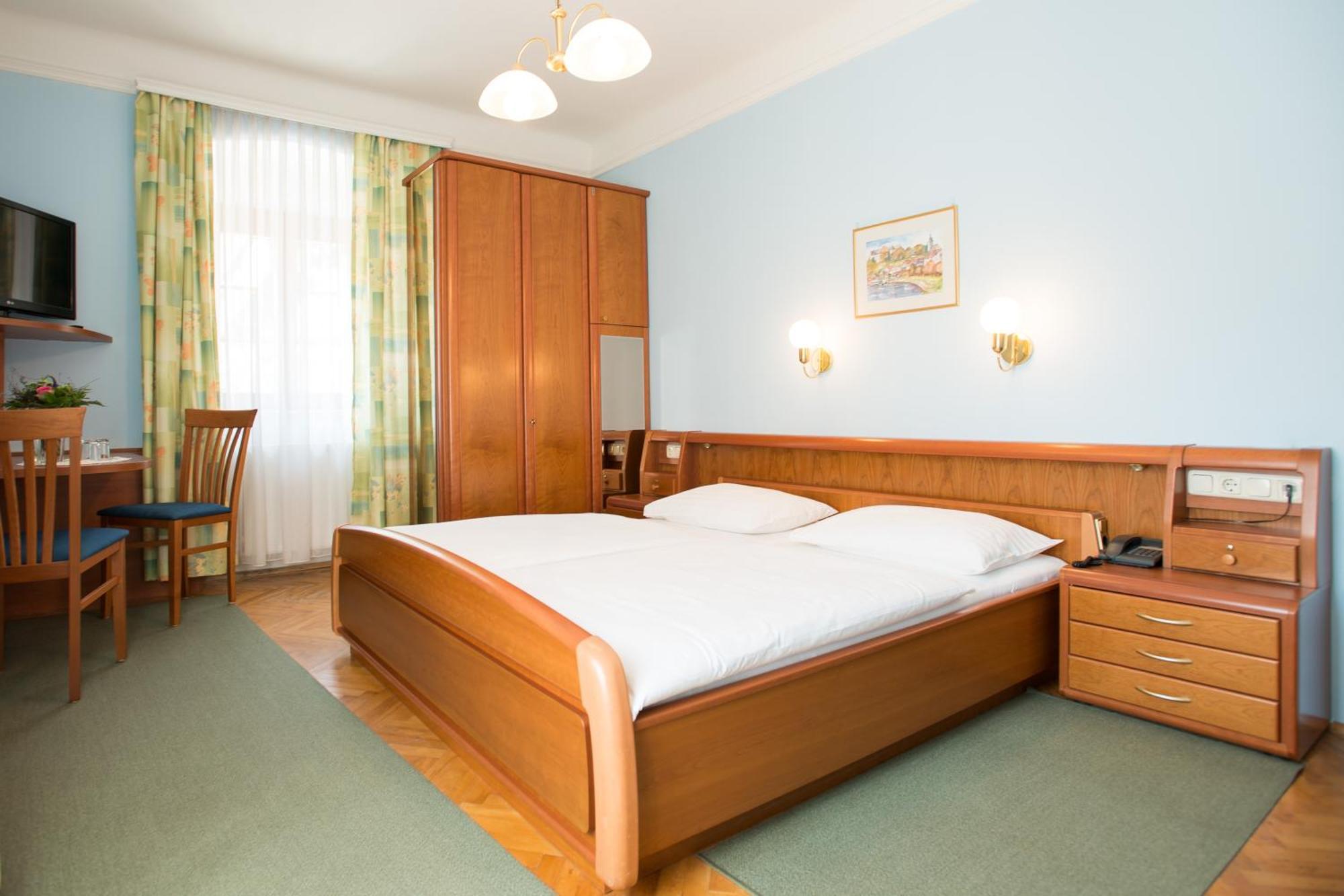 Hotel-Garni Goldenes Kreuz Grein Szoba fotó
