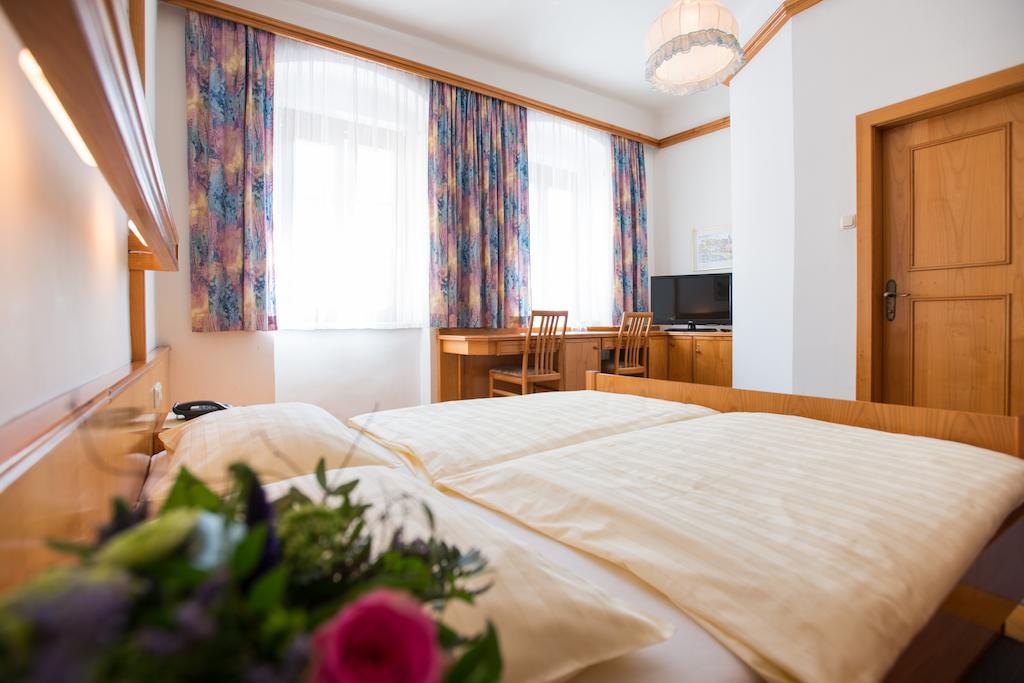 Hotel-Garni Goldenes Kreuz Grein Szoba fotó