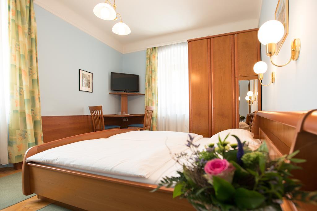 Hotel-Garni Goldenes Kreuz Grein Szoba fotó