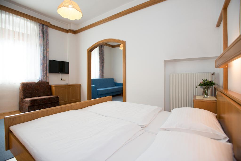 Hotel-Garni Goldenes Kreuz Grein Szoba fotó