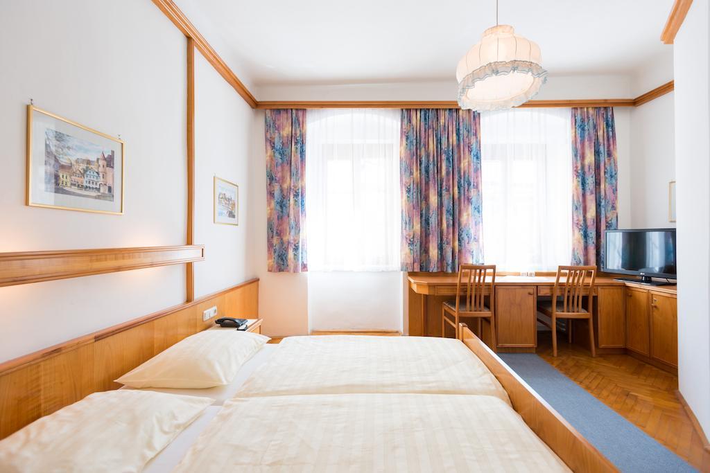 Hotel-Garni Goldenes Kreuz Grein Szoba fotó